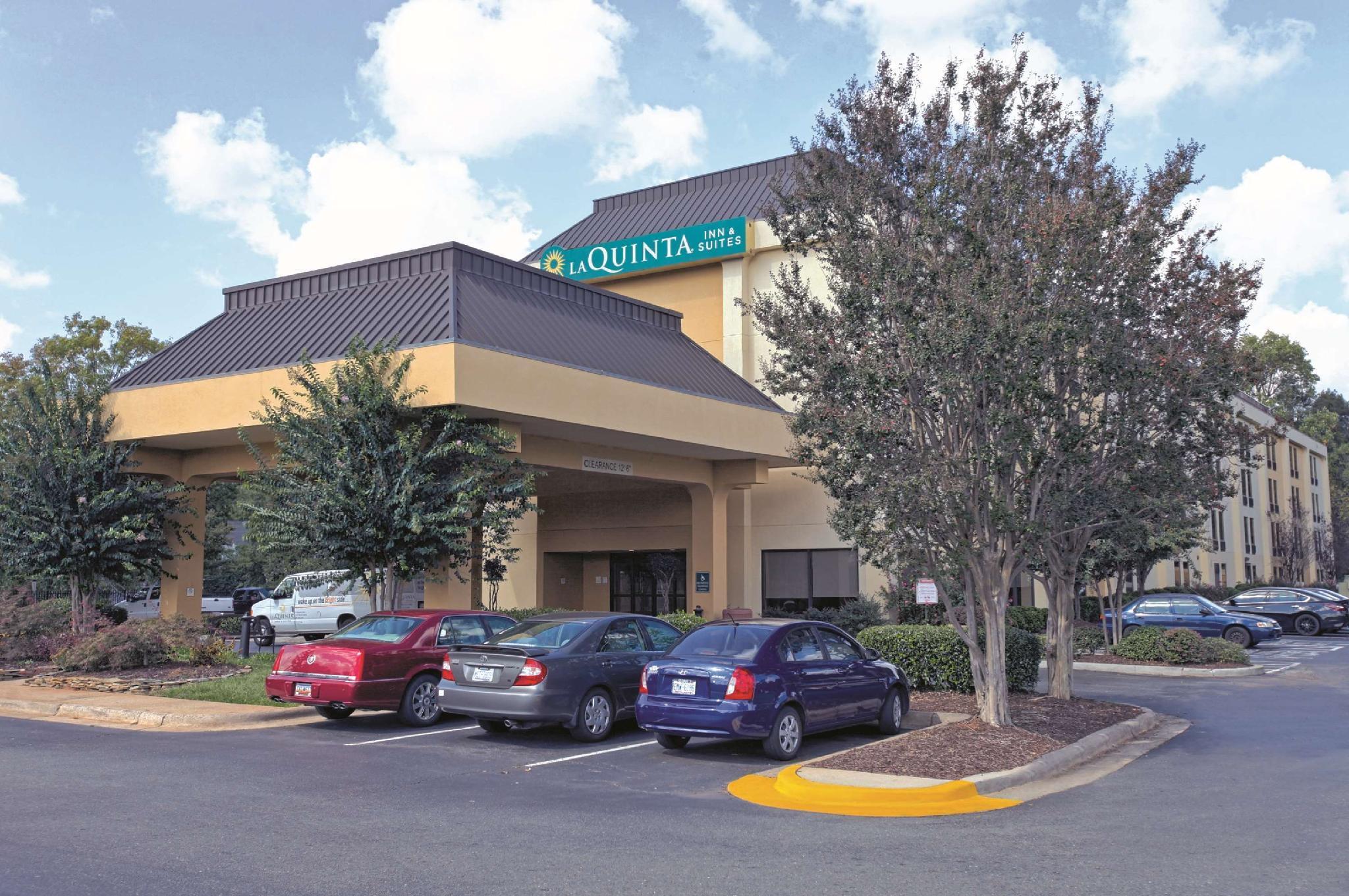Clt Airport Inn & Suites Шарлотт Экстерьер фото