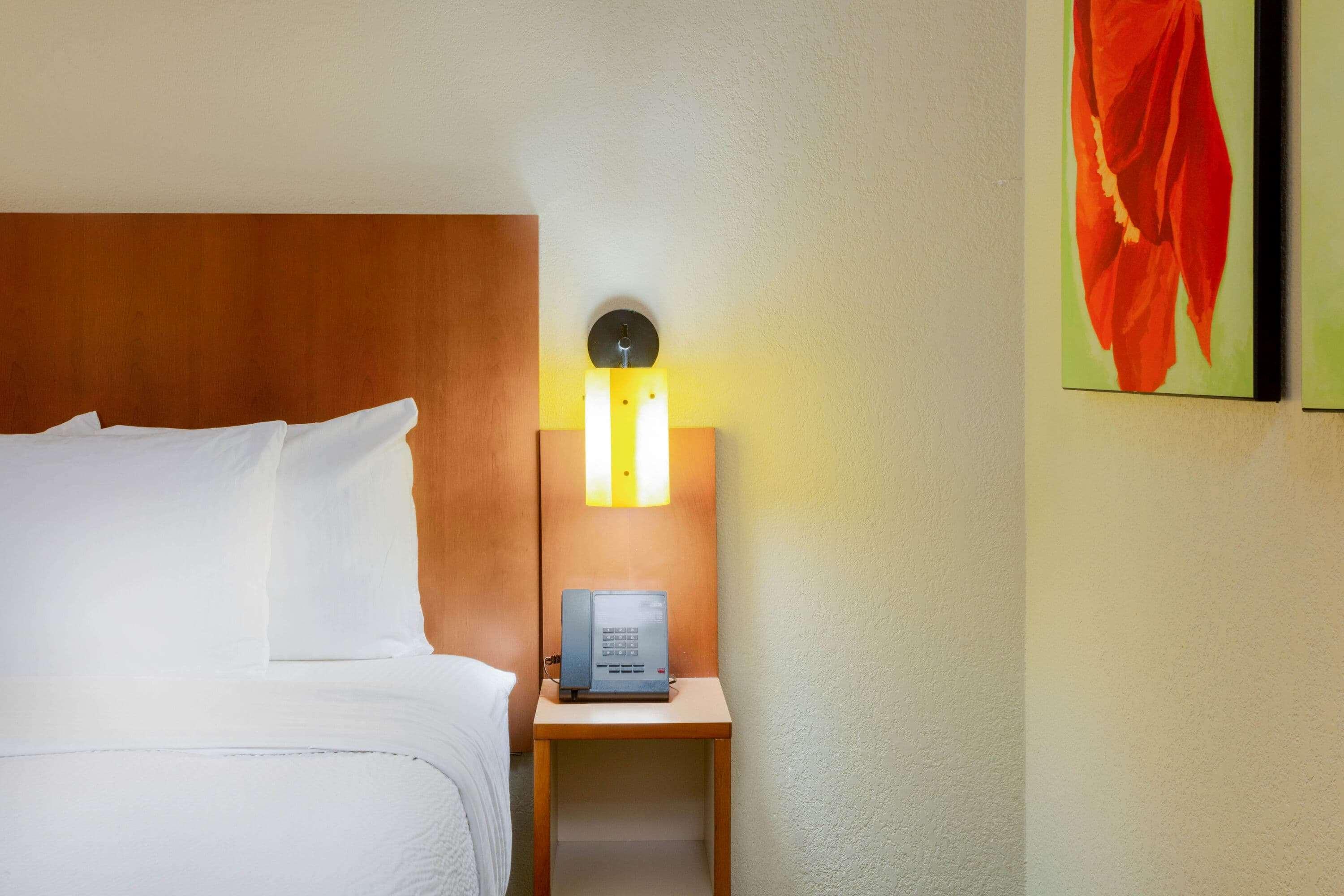 Clt Airport Inn & Suites Шарлотт Экстерьер фото