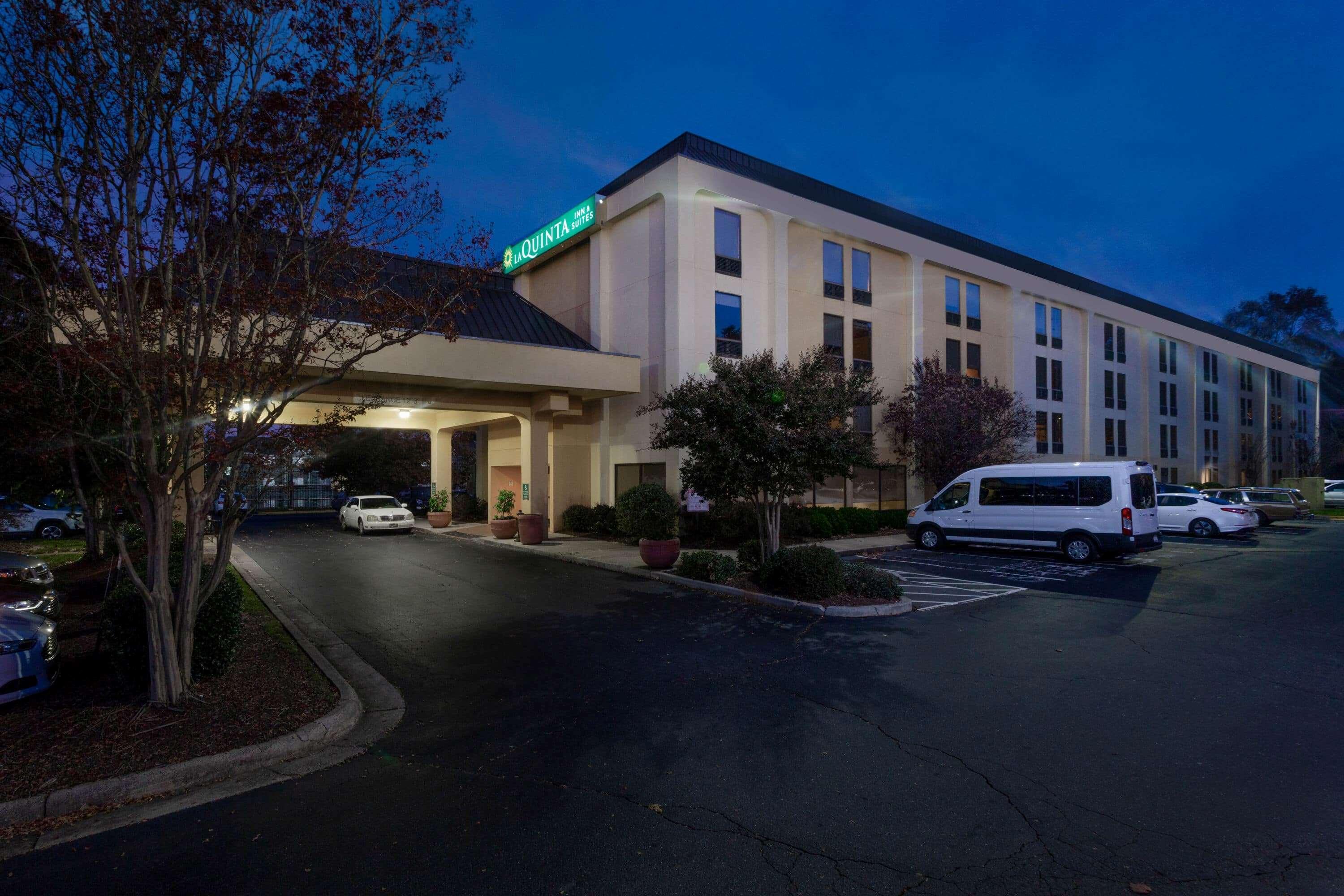 Clt Airport Inn & Suites Шарлотт Экстерьер фото