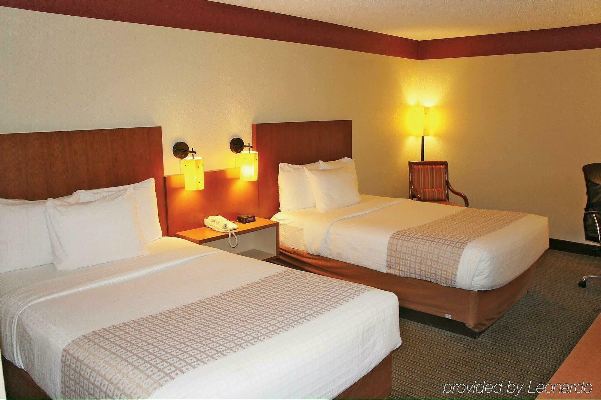 Clt Airport Inn & Suites Шарлотт Экстерьер фото